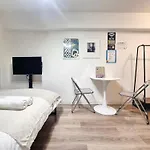 Sg Lion House 2P Free Pocket Wi-Fi!